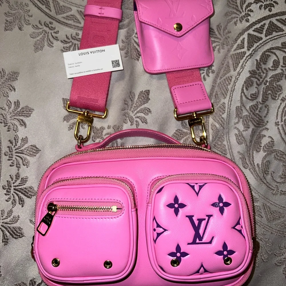Louis Vuitton - Rose Utility Handbag/Crossbody - Picture 4 of 17